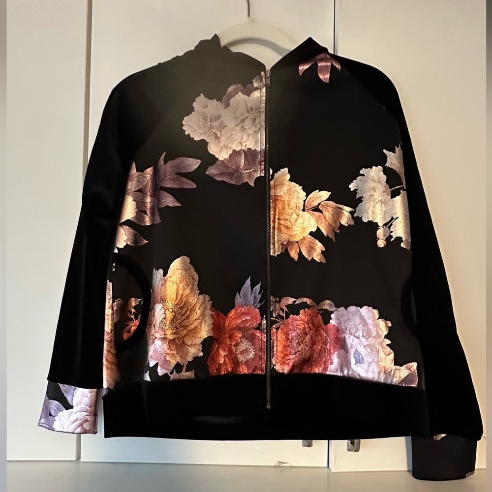 🌸 EGS Floral Velvet Bomber Jacket Black Pink Rose Print Size Small